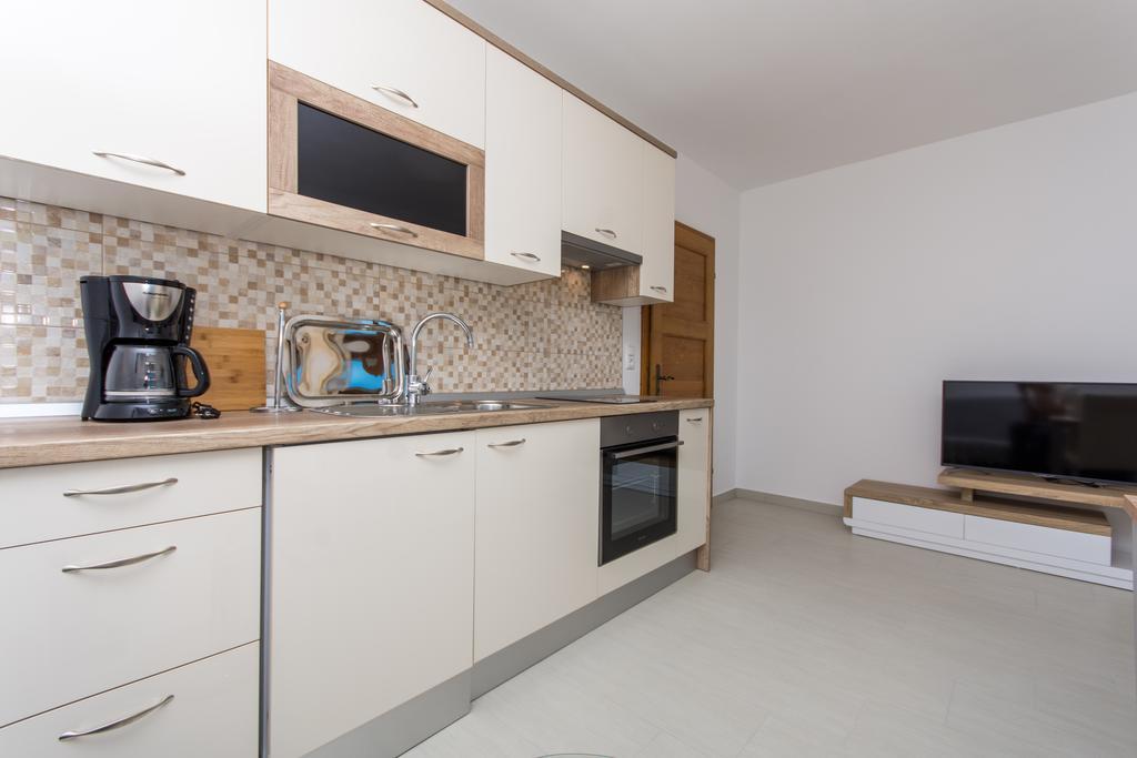 Apartments Bisera Trogir Buitenkant foto