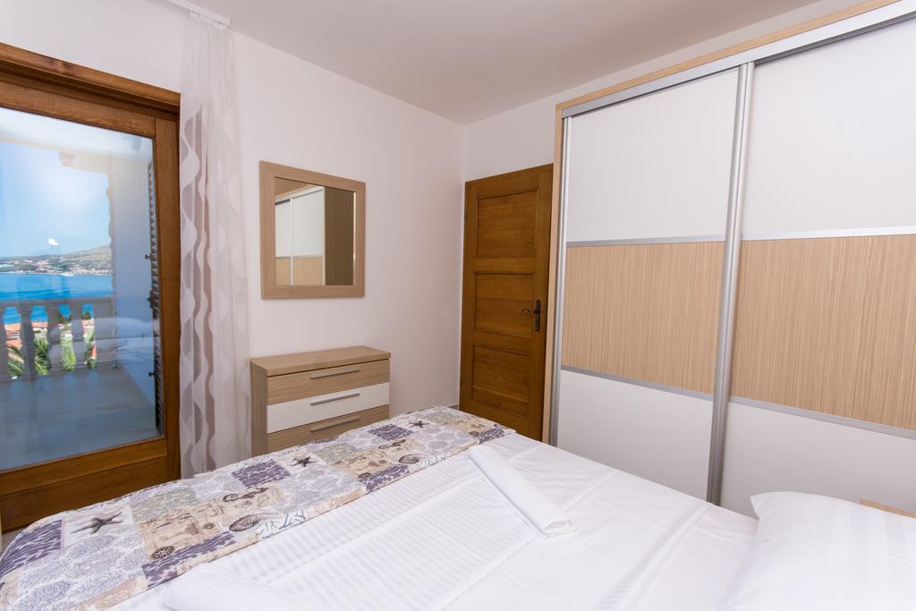 Apartments Bisera Trogir Buitenkant foto