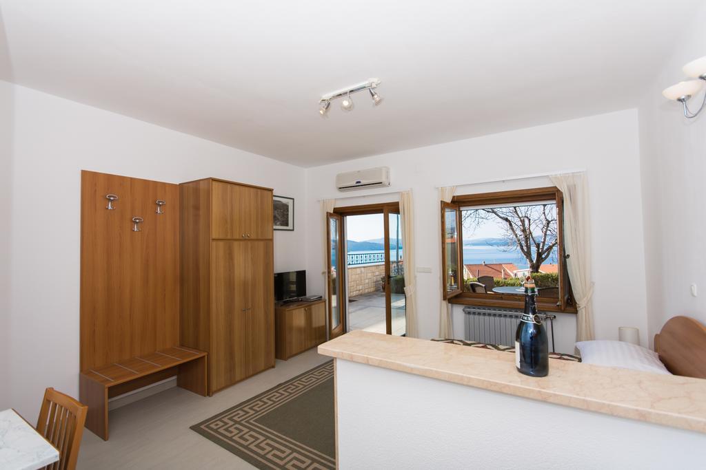 Apartments Bisera Trogir Buitenkant foto