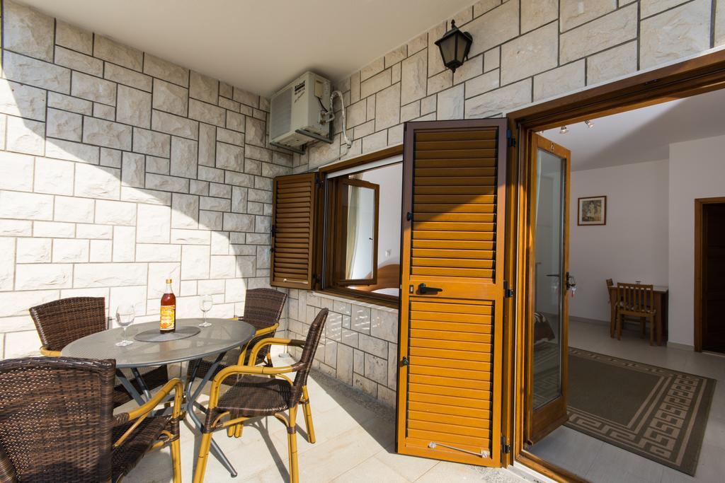 Apartments Bisera Trogir Buitenkant foto
